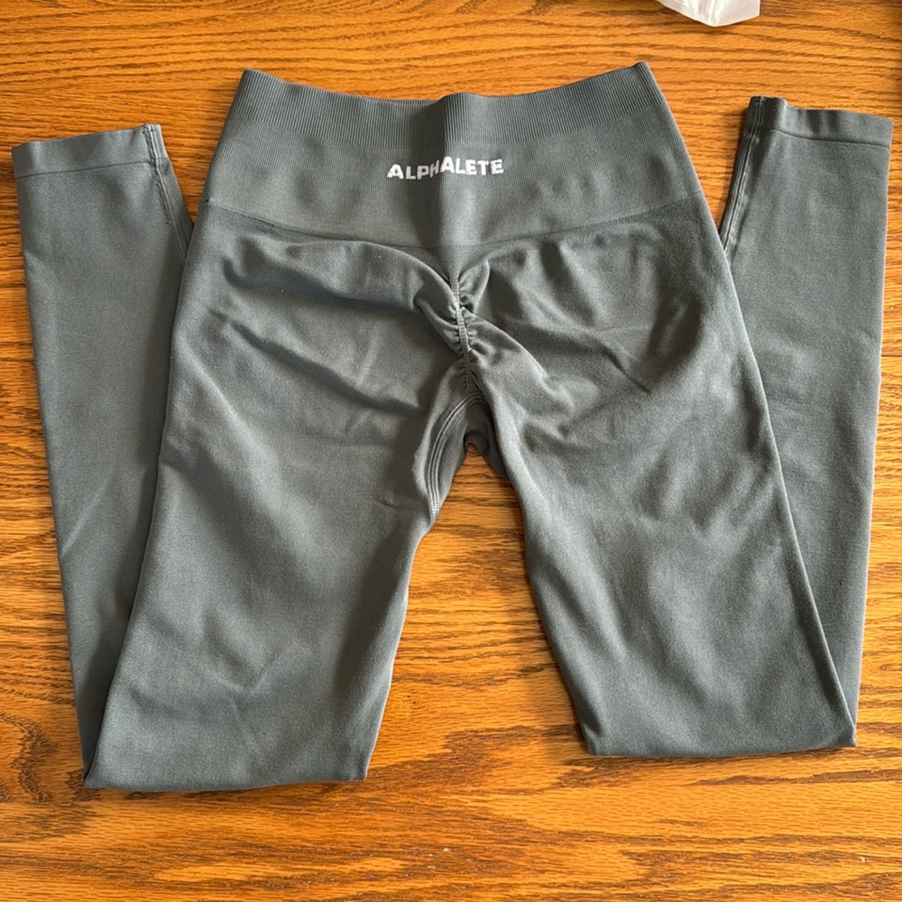 Alphalete amplify leggings